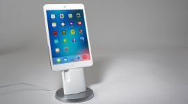LandingZone dla mobilnych urządzeń Apple LIFESTYLE, IT i technologie - Dla wielu osób, mobilne urządzenia Apple stały się niezastąpionym narzędziem pracy. Stacja dokująca LandingZone IONA to ciekawe rozwiązanie dla każdego, kto lubi mieć swój telefon zawsze w zasięgu ręki.