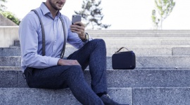 Co wspólnego ma elegancja z wodoodpornością? LIFESTYLE, IT i technologie - Gentleman to propozycja dla osób, które cenią sobie swoją muzyczną swobodę i niezależność.