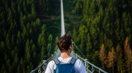 Porady dla podróżujących za granicę LIFESTYLE, IT i technologie - Wakacje się skończyły jednak wiele osób wyjeżdża dopiero teraz, aby uniknąć wakacyjnego tłoku. Warto pomyśleć jak uchronić się przed dużym rachunkiem telefonicznym będąc za granicą.