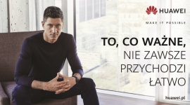 „To, co ważne, nie zawsze przychodzi łatwo”. Huawei rusza z kampanią LIFESTYLE, IT i technologie - Huawei startuje z wielowymiarową kampanią marketingową, która łączy w sobie elementy kampanii wizerunkowej i produktowej. Kampania „To, co ważne, nie zawsze przychodzi łatwo” prezentuje bliskie Huawei wartości, a jej twarzą jest ambasador marki, Robert Lewandowski.