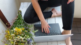 Niezawodna i stylowa technologia LIFESTYLE, IT i technologie - Czy istnieje laptop, który łączy w sobie elegancję, niezawodność i bezpieczeństwo? Lekki i smukły, idealnie dopasowany do Twoich potrzeb?