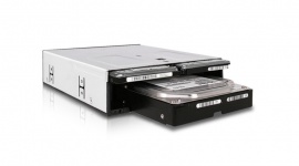 Rozszerz funkcjonalność zatoki 5,25" z Icy Dock FlexiDOCK MB095SP-B LIFESTYLE, IT i technologie - FlexiDOCK MB095SP-B to kompleksowe rozwiązanie umożliwiające beznarzędziowy montaż dysków HDD i SSD sata w zewnętrznej zatoce 5,25". Połączenie dwóch kieszeni 2,5" z jedną 3,5" oraz systemem montażu bez użycia dodatkowej tacki zapewnia szybki i łatwy dostęp do twoich danych.