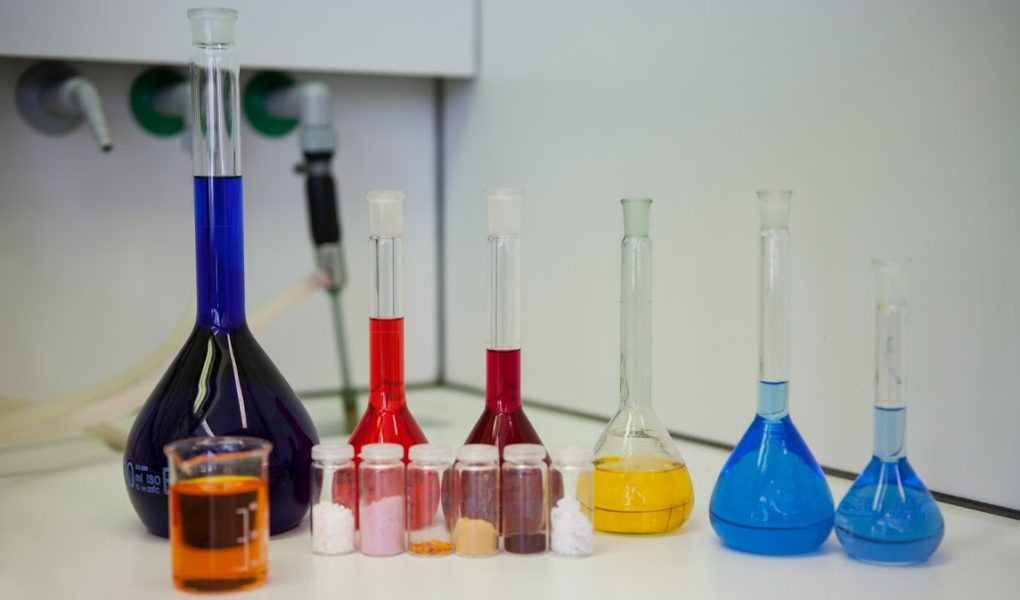 Noctiluca_laboratorium Rewolucyjne zmiany na rynku wyświetlaczy – 5 technologicznych trendów na rok 2021
