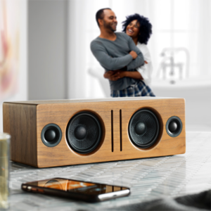 AudioengineB2 Innowacyjne systemy muzyczne, które współpracują ze wszystkimi urządzeniami i aplikacjami do przesyłania strumieniowego, bez względu na to, jak się łączysz i słuchasz.