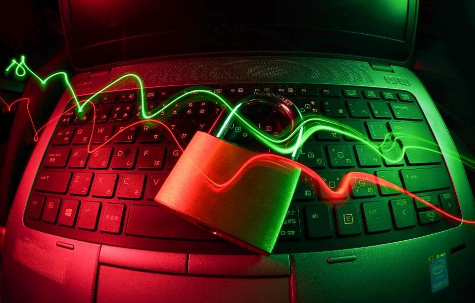 Jak-przygotowac-sie-na-cyberataki_min Jak przygotować się na cyberataki?