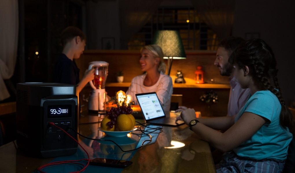 Mat. prasowe Ecoflow Wakacyjne burze – jak zabezpieczyć sprzęt przed skutkami wyładowań atmosferycznych?